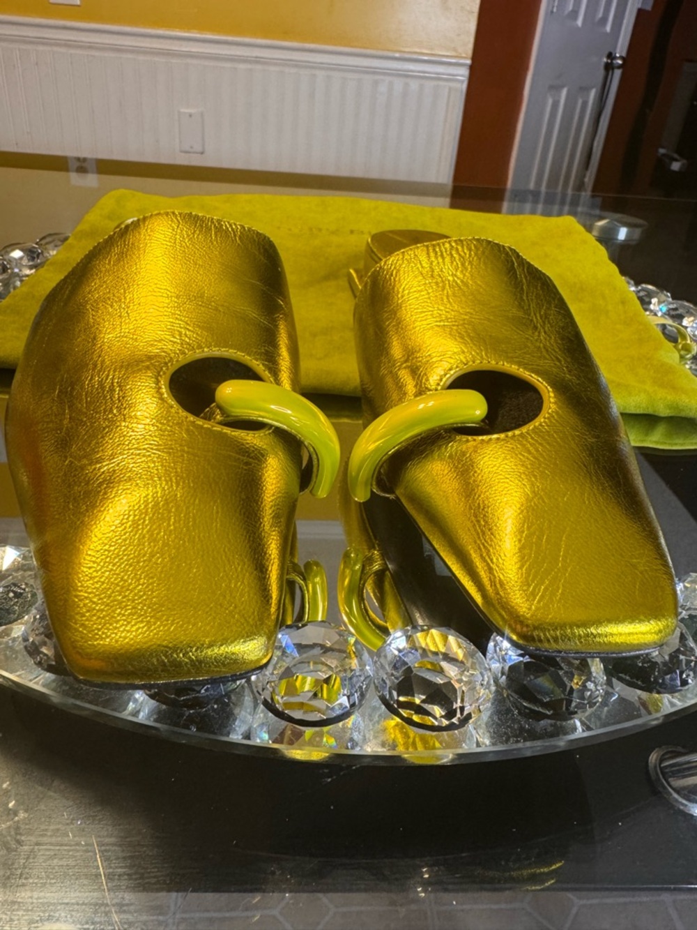 Tory Burch Pierced Leather Square Toe Mules/ Sandsls in Gold. Size 7 - Picture 3 of 9